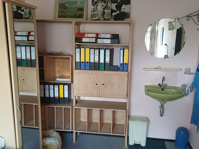 nette kamer in een bungalow