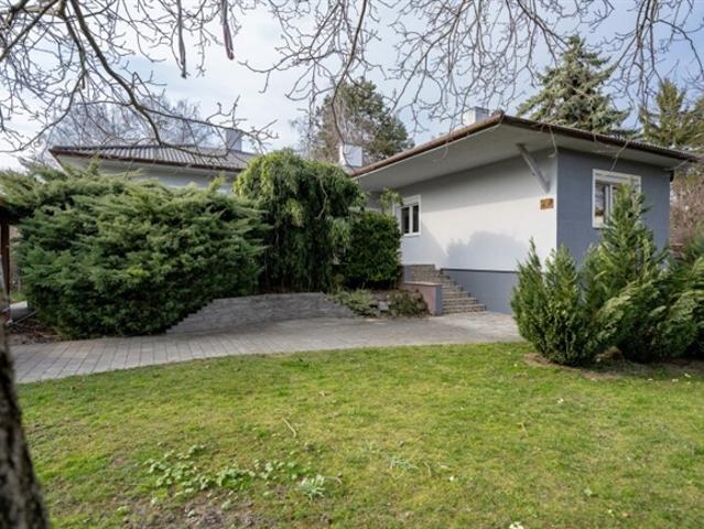 Netter Bungalow auf Eckgrundstück in schöner Siedlungslage