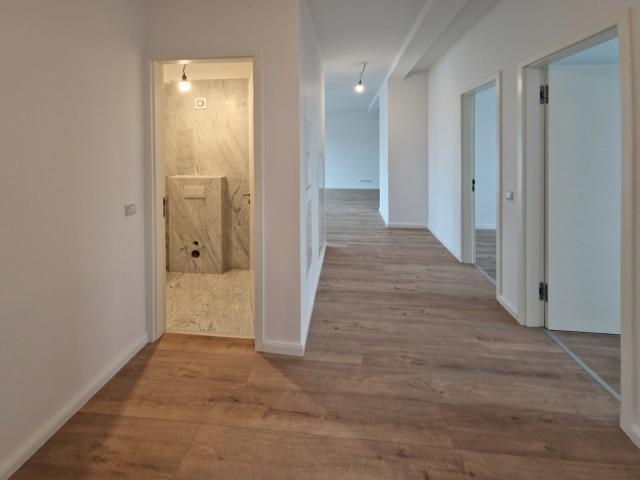 Nettokaltmiete exkl. Betriebskosten, for rent at Berlin 10553, Germany