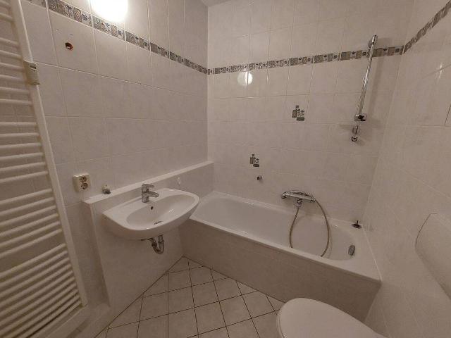 Nettokaltmiete exkl. Betriebskosten, for rent at Friedrich König Straße 11, Wahlbezirk 13, Suhl 98527