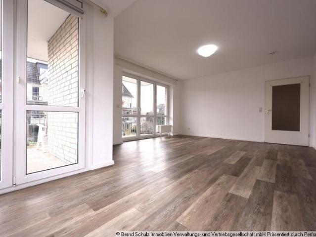 Nettokaltmiete exkl. Betriebskosten, for rent at Hamburg 22547, Germany