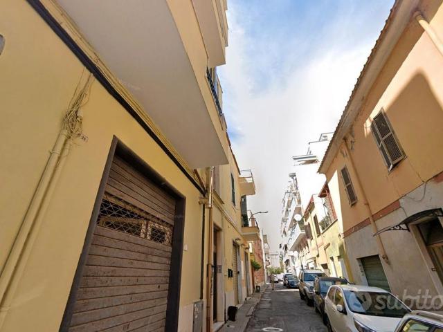 NETTUNO GRAZIOSO BILOCALE ARREDATo CON CANTINA