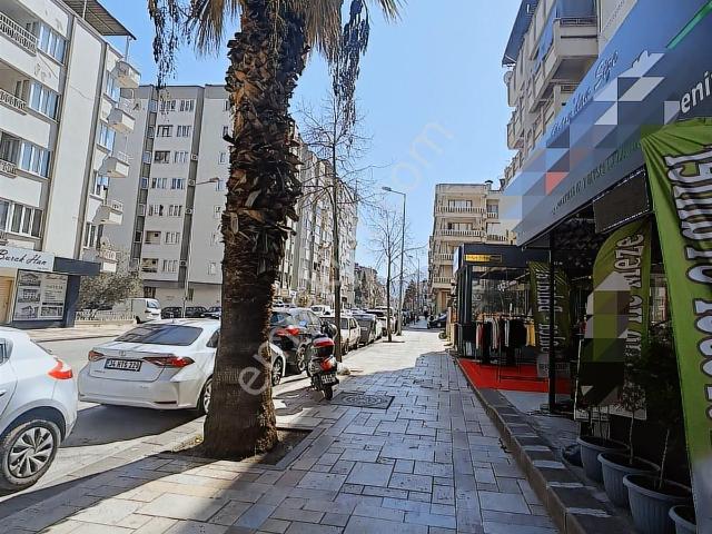 Net Premium Den Kıbrıs Şehitler Cd Üzeri Kiracılı İşyeri