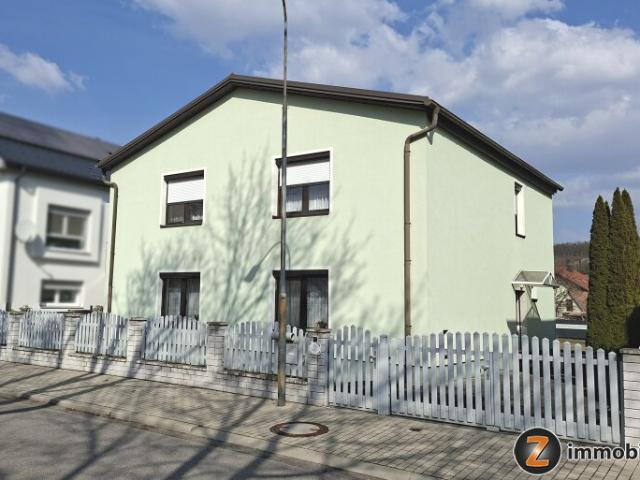 Neutal: Gepflegtes Ein Zweifamilienhaus
