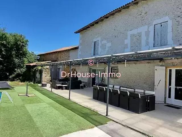 Neuvic 24190 Achat / Vente maison 7 pièces t7 piscine terrasse