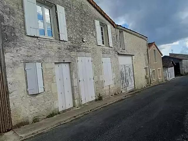 Neuvicq le Château 17490 Achat / Vente maison 5 pièces t5 piscine terrasse
