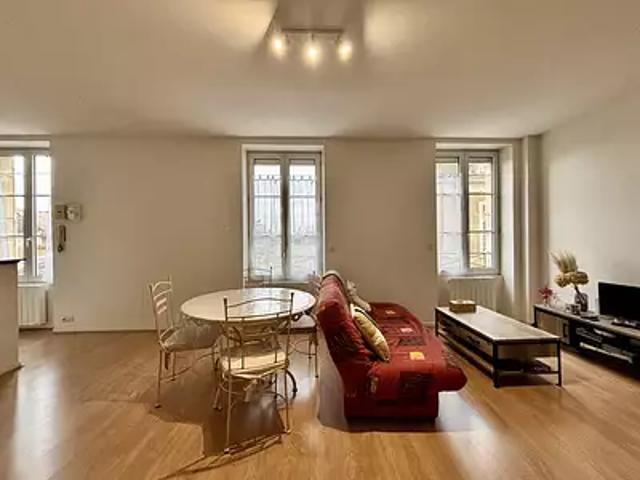 Neuville de Poitou 86170 Achat / Vente immeuble