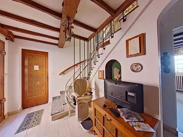 Neuville de Poitou 86170 Achat / Vente maison 4 pièces t4 au dernier étage cave