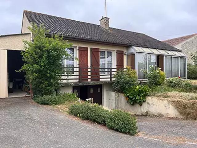 Neuville de Poitou 86170 Achat / Vente maison 4 pièces t4 au dernier étage terrasse