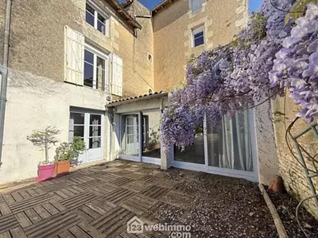 Neuville de Poitou 86170 Achat / Vente maison 8 pièces t8 parking