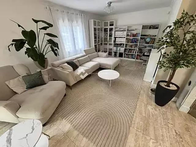 Neuville de Poitou 86170 Achat / Vente maison 8 pièces t8 piscine terrasse