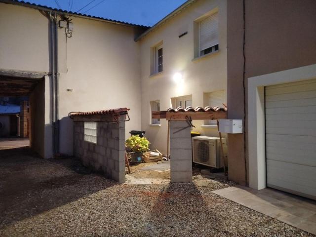 Neuville de Poitou Location Maison 86
