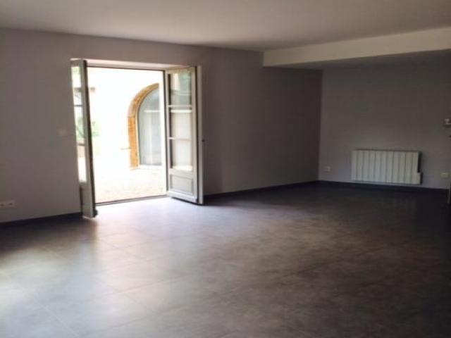 NEUVILLE SUR SAÔNE Appartement de type 1 situé.