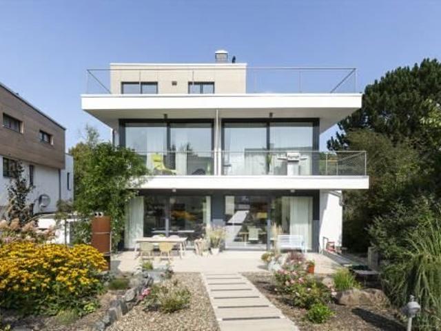 Neuwertige Eigentumswohnung mit großer Dachterrasse und Herkules Blick in Harleshausen