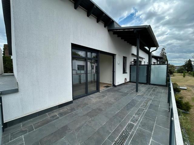 Neuwertige Penthouse Wohnung mit großer Dachterrasse