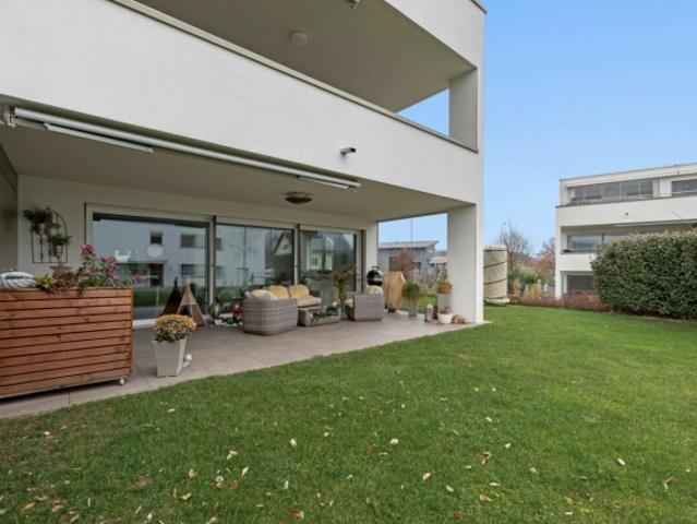 NEUWERTIGE UND MODERNE 3.5 ZIMMER GARTENWOHNUNG