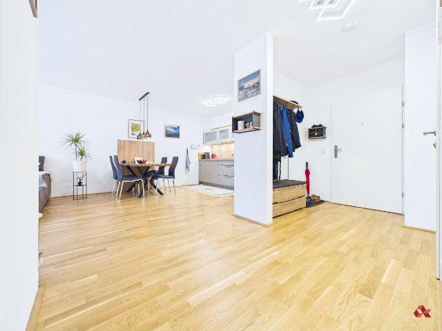 Neuwertige, vollmöblierte 2 Zimmer Wohnung zu kaufen
