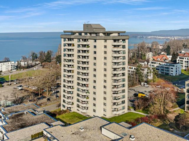 Neuwertige Wohnung mit attraktiver See und Weitsicht an ruhiger Wohnlage