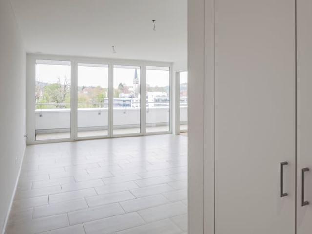 Neuwertige Wohnung mit Balkon