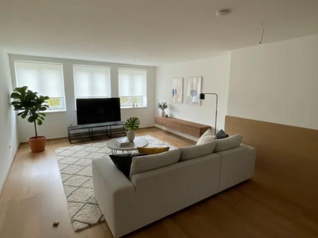 Neuwertige 2 Zimmer Wohnung mit PKW Stellplatz im Zentrum von Gurten