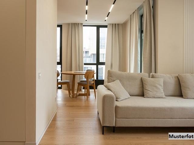 Neuwertige 2 Zimmer Wohnung mit TG Stellplatz