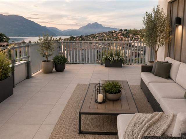 Neuwertige 3.5 Zimmer Attikawohnung mit See und Bergpanoramasicht