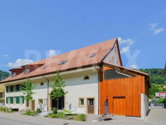 Neuwertige 3.5 Zimmer Dachwohnung mit zusätzlichem Galeriezimmer