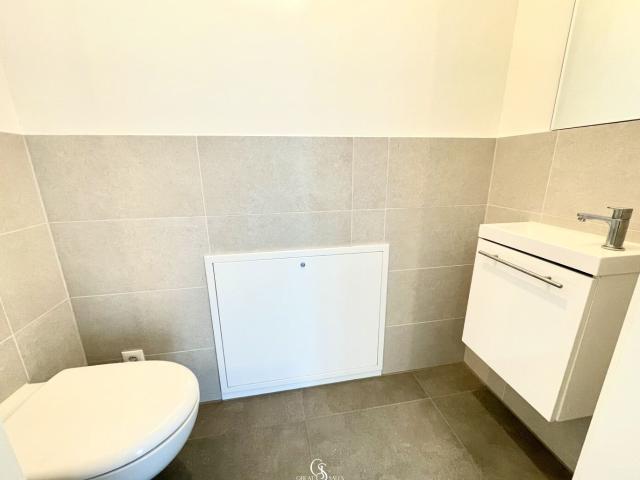 Neuwertige 3 Zimmer Maisonette mit Terrasse und Garten, in Ruhiger Lage, Inkl. 2 Parkplätzen!