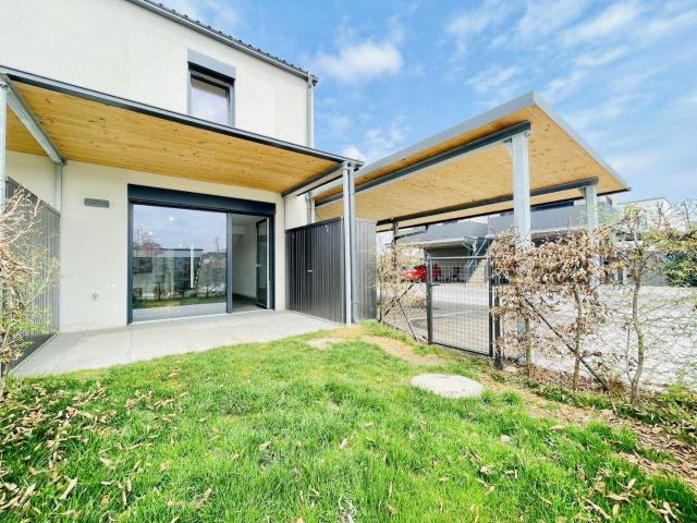 Neuwertige 3 Zimmer Maisonette mit Terrasse und Garten, in ruhiger Lage, inkl. 2 Parkplätzen!