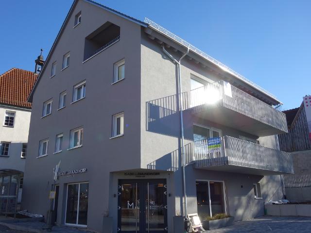 Erstbezug! Neuwertige 3 Zimmer OG Wohnung mit wertiger EBK und Südwestbalkon