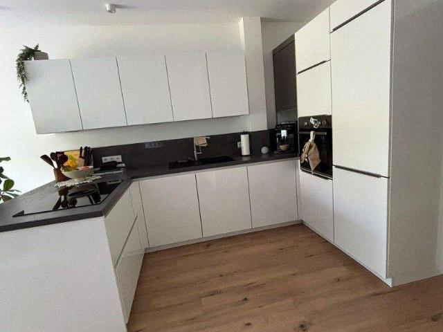 Neuwertige 3 Zimmer EG Wohnung mit Garten, Terrasse & 2 Stellplätzen in Jüchen provisionsfrei