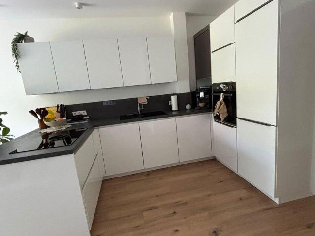 Neuwertige 3 Zimmer EG Wohnung mit Garten, Terrasse & 2 Stellplätzen in Jüchen – provisionsfrei