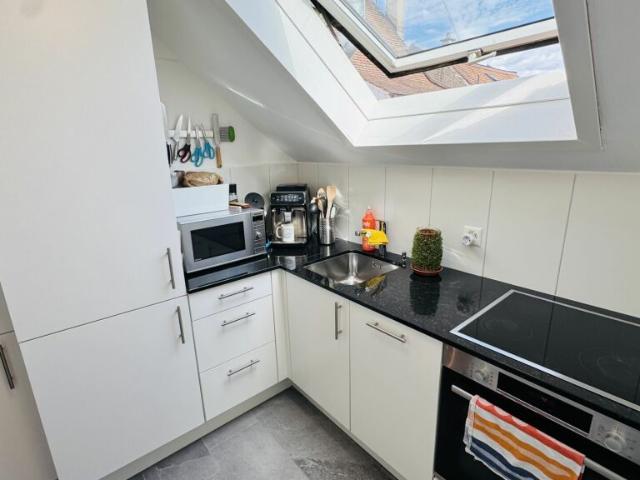 Neuwertige 3 Zimmerwohnung im 4. OG ohne Lift und ohne Balkon mit eigener WM/TU