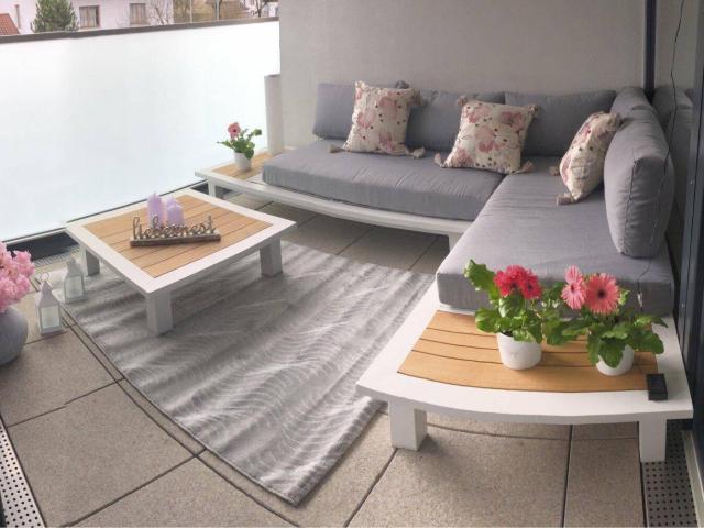 neuwertige 4 Zimmer Dachgeschoßwohnung mit Loggia