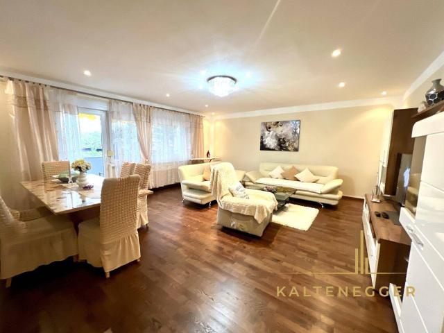 Neuwertige 4 Zimmer Wohnung in bester Lage