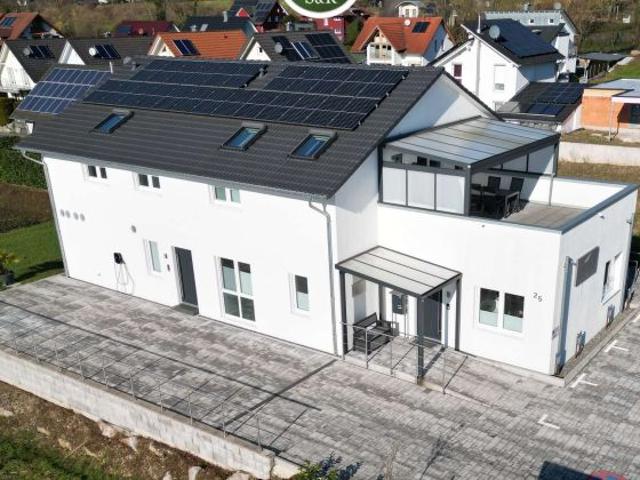 Neuwertiges Wohn und Geschäftshaus – Exklusive Ausstattung und vielseitige Nutzung