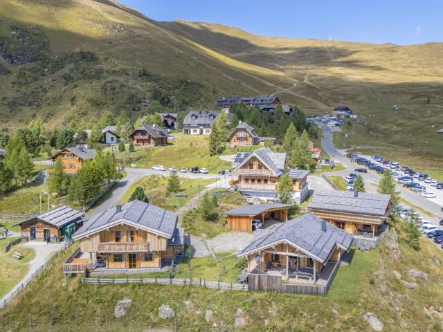 Neuwertiges Chalet Dorf mit Alm Gasthof in bester Lage am Falkert direkt neben der Heidi Alm
