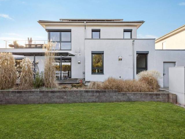 Neuwertiges Ein bis Zweifamilienhaus in Saarlouis Picard