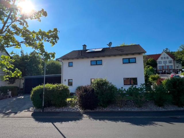 Neuwertiges Einfamilienhaus mit Wohlfühlgarten