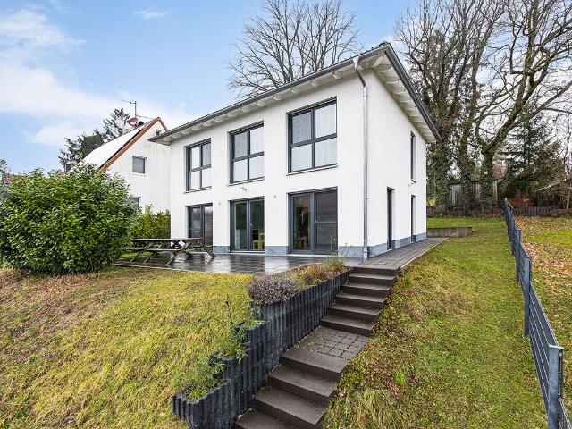 Neuwertiges Einfamilienhaus im Toskana Stil mit idyllischen Weitblick