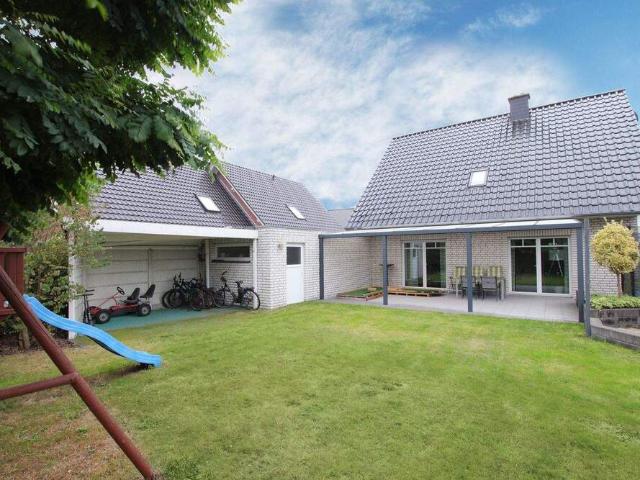 Neuwertiges Einfamilienhaus in Toplage