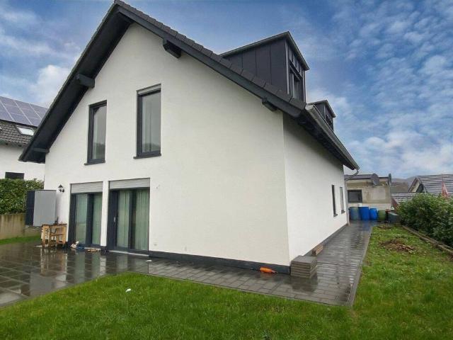 Neuwertiges Einfamilienhaus mit großem Platzangebot