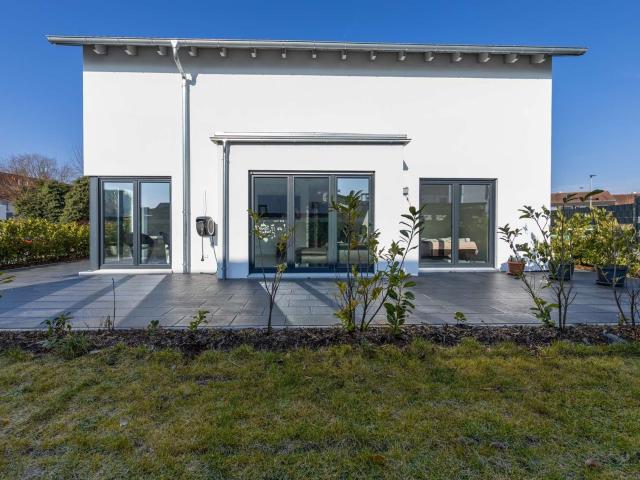 Neues Einfamilienhaus mit 4 Schlafzimmern und Doppelgarage in Amberg Ost