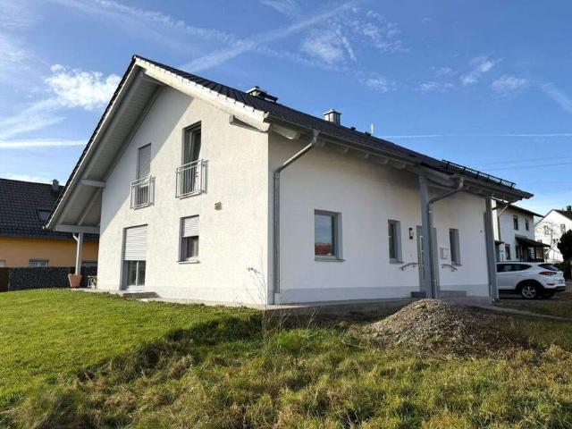 Neuwertiges, familienfreundliches 4 Zi. Einfamilienhaus mit Garten, Carport & Veranda
