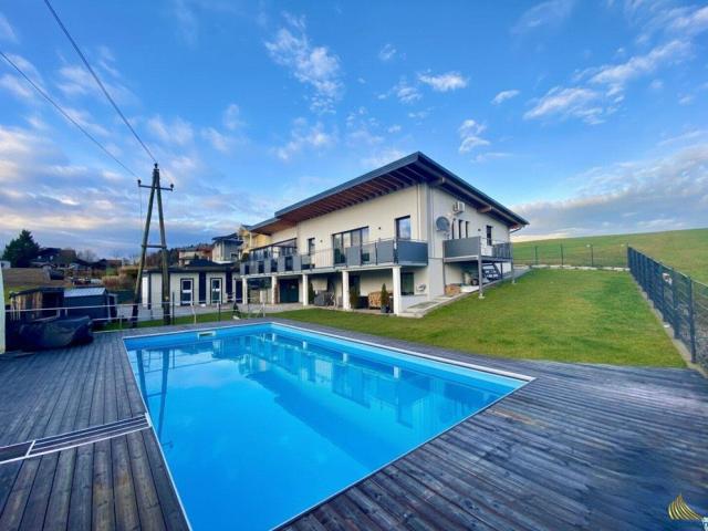 Neuwertiges Mehrfamilienhaus, PV und Salzwasserpool in Frankenmarkt, OÖ ca. 240m², top Ausstattung, um 969.000,00 €!