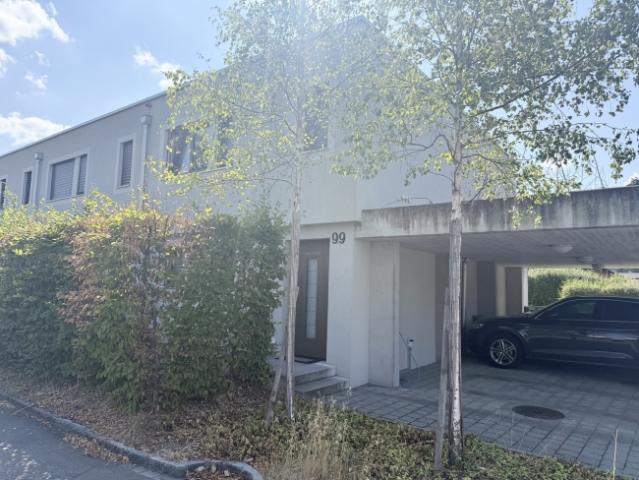 Neuwertiges Reiheneckhaus in Reinach!