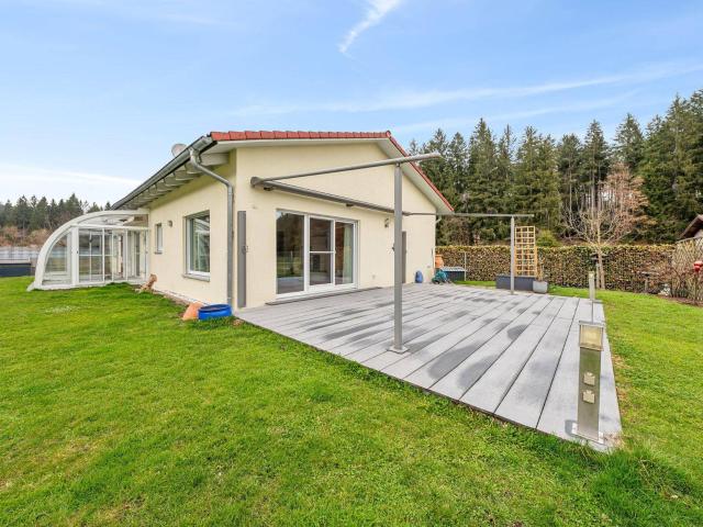 NEUWERTIGER BUNGALOW IN RUHIGER LAGE IN SCHNEEGATTERN