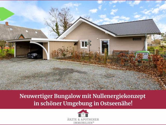 Neuwertiger Bungalow mit Nullenergiekonzept in schöner Umgebung in Ostseenähe