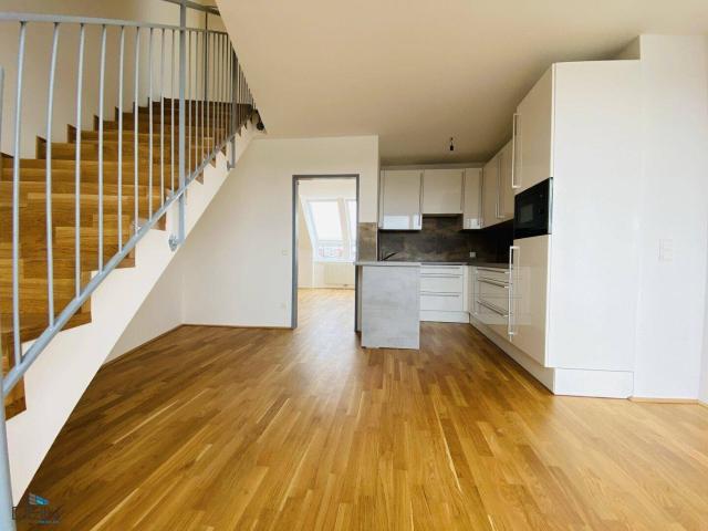 NEU! 3 ZIMMER DG MAISONETTE MIT EINER KLEINEN TERRASSE AUF DER HERNALSER HAUPTSTRASSE!
