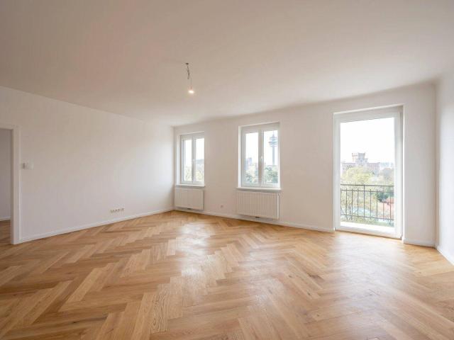 NEU+ generalsanierte 3 Zimmer Neubauwohnung mit Balkon direkt beim Schweizer Garten!